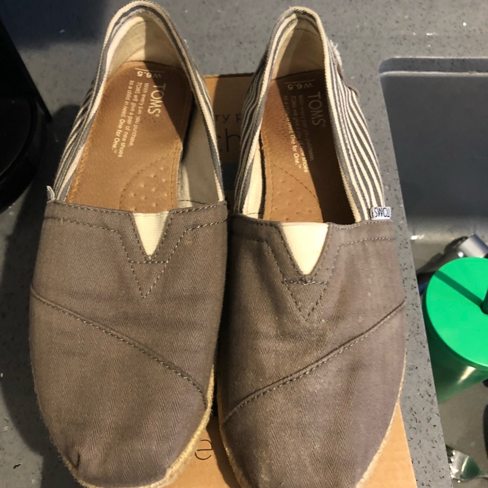 Toms size 6.5